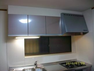 システムキッチン工事の様子